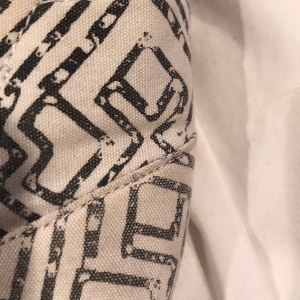Aztec print TOMS - Picture 2 of 3
